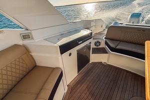 BLONDIE 35ft Sea Ray Yacht For Sale