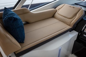 2019 Sea Ray Sundancer 350 Coupe thumbnail 8