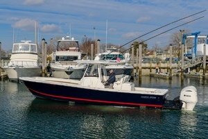  2020 Regulator 34CC Yacht For Sale in Freeport NY