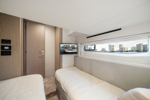 2023 Azimut 53 FLY thumbnail 18