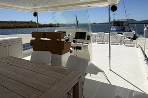 Flybridge Starboard Side