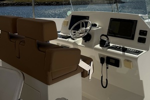 Helm Seat and Helm