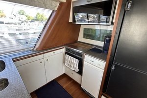 Never Satisfied 47ft Bayliner Yacht For Sale
