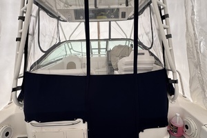 2018 Robalo 305 thumbnail 3