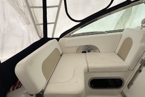 2018 Robalo 305 thumbnail 11