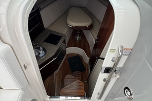 2018 Robalo 305 thumbnail 13