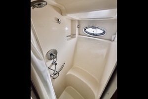 2004 Sea Ray 390 Motor Yacht thumbnail 14