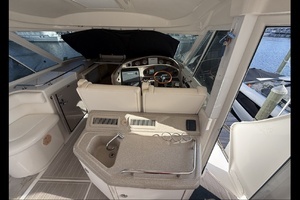 2004 Sea Ray 390 Motor Yacht thumbnail 5