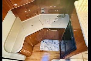 2004 Sea Ray 390 Motor Yacht thumbnail 9