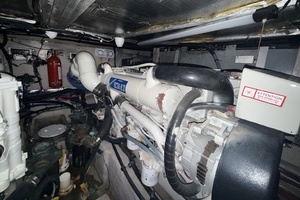 2004 Sea Ray 390 Motor Yacht thumbnail 18