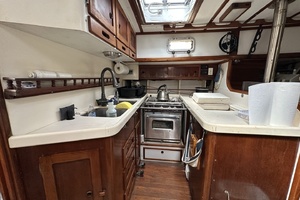 BRICK HOUSE 39ft Valiant Yacht For Sale