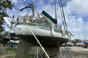 BRICK HOUSE 39ft Valiant Yacht For Sale