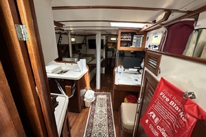 BRICK HOUSE 39ft Valiant Yacht For Sale