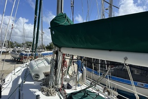 BRICK HOUSE 39ft Valiant Yacht For Sale