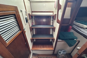 BRICK HOUSE 39ft Valiant Yacht For Sale