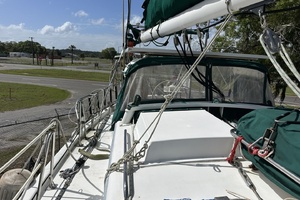 BRICK HOUSE 39ft Valiant Yacht For Sale