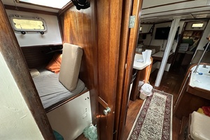 BRICK HOUSE 39ft Valiant Yacht For Sale