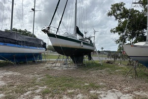 BRICK HOUSE 39ft Valiant Yacht For Sale