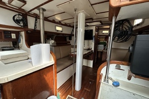 BRICK HOUSE 39ft Valiant Yacht For Sale