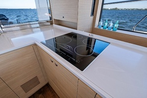 2022 Aquila 54 Yacht thumbnail 16