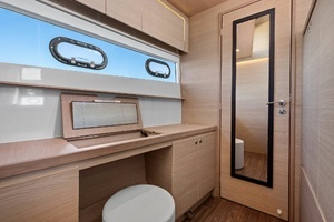 2022 Aquila 54 Yacht thumbnail 25