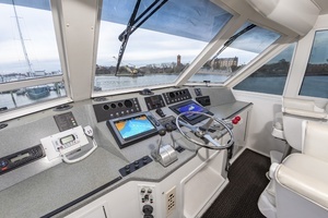 2000 Viking Cockpit Sport Yacht thumbnail 13