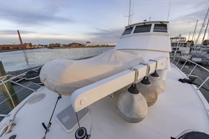 2000 Viking Cockpit Sport Yacht thumbnail 5