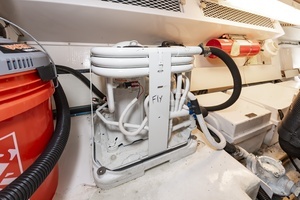 2000 Viking Cockpit Sport Yacht thumbnail 63