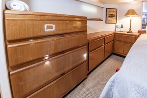 2000 Viking Cockpit Sport Yacht thumbnail 30