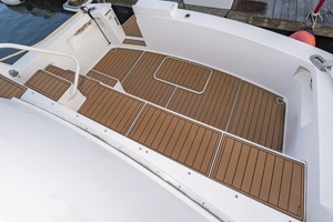 2000 Viking Cockpit Sport Yacht thumbnail 9