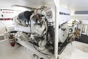 2000 Viking Cockpit Sport Yacht thumbnail 52