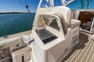 2014 Grady-White Express 370 thumbnail 39