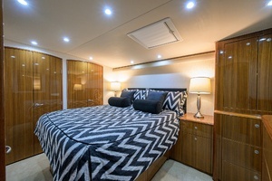 2008 Viking 68 Convertible thumbnail 15