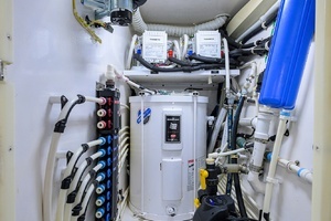 2008 Viking 68 Convertible thumbnail 50