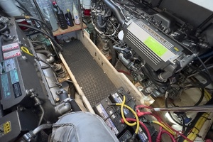 Hobe 34ft Silverton Yacht For Sale