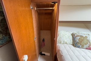 Hobe 34ft Silverton Yacht For Sale