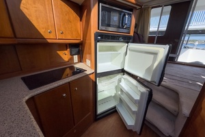 Hobe 34ft Silverton Yacht For Sale