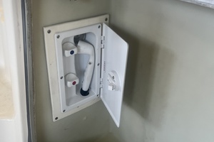 Photo 6013416 for 1999 Maxum 4100 SCR AT EASE 