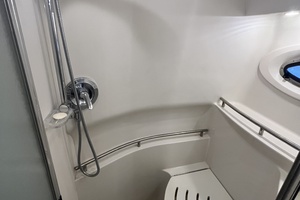 Photo 6013439 for 1999 Maxum 4100 SCR AT EASE 