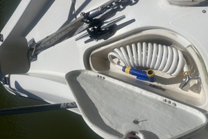 Photo 6013459 for 1999 Maxum 4100 SCR AT EASE 