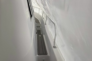 1998 Mainship 350 Trawler thumbnail 28