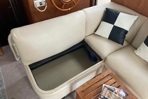 1998 Mainship 350 Trawler thumbnail 11