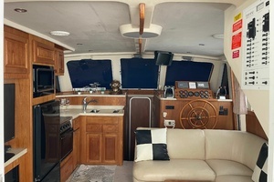 1998 Mainship 350 Trawler thumbnail 4