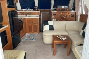 1998 Mainship 350 Trawler thumbnail 5