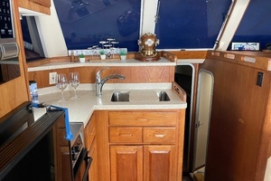 1998 Mainship 350 Trawler thumbnail 6
