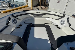 Photo 6004889 for 2020 Monterey M-205  