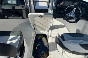 Photo 6004888 for 2020 Monterey M-205  