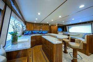 2021 Viking 72 Convertible thumbnail 5