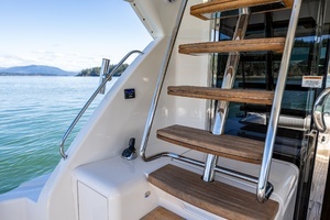 2011 Riviera 43 Open Flybridge thumbnail 9