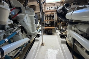 2005 Riviera 37 Flybridge thumbnail 29